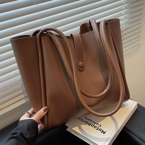 Large capacity large bag women's bag 2024 new trendy autumn and winter texture shoulder bag design sense class commuting tote bag