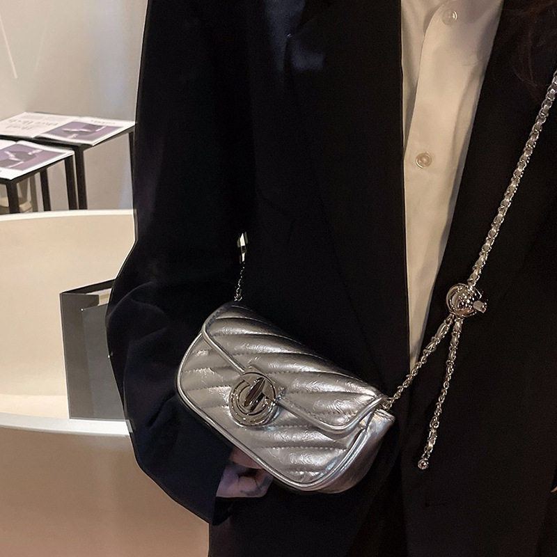 Silver high-end niche bag, new trendy small fragrant style rhombus chain bag, versatile shoulder crossbody bag