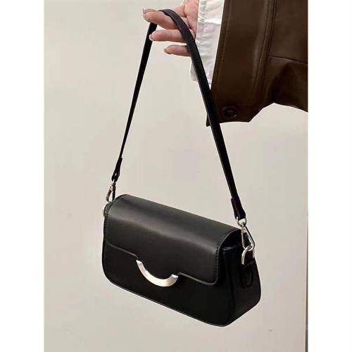 Niche design texture simple small square bag women's 2024 new high-end commuter new small bag single shoulder armpit bag