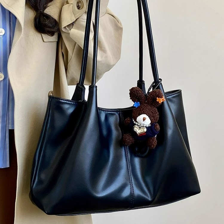 2024 new trendy bags, popular in Japan and South Korea this year, niche fashion large capacity tote bag, daily commuter shoulder bag