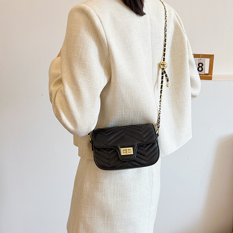 New chain women's bag Korean version simple rhombus embroidery thread small square bag pu diagonal cross casual small fragrant style western style personality bag
