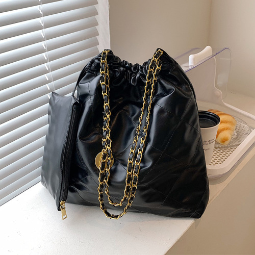 Drawstring Bucket Bag Women's New Bag Women's Large Capacity Diamond Chain Small Fragrance Style Work Commuting Shoulder Bag