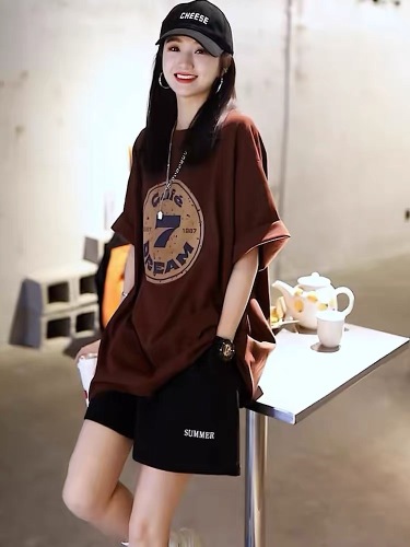 Casual sports suit for women summer 2024 new internet celebrity high-end loose large size three-quarter sleeve shorts two-piece set