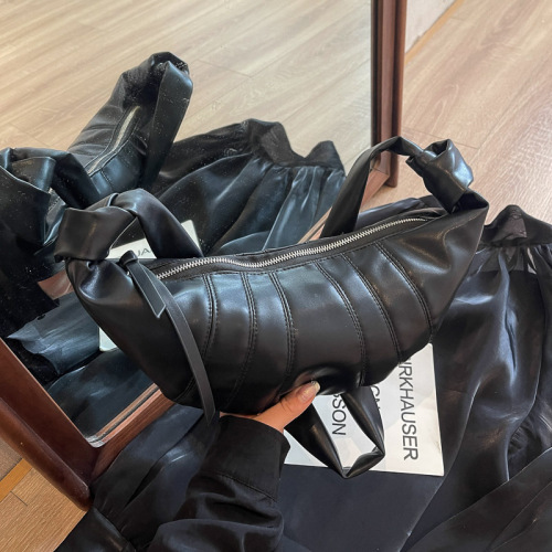 Niche design women's bag single shoulder croissant bag 2024 new croissant bag crossbody bag versatile ins dumpling bag