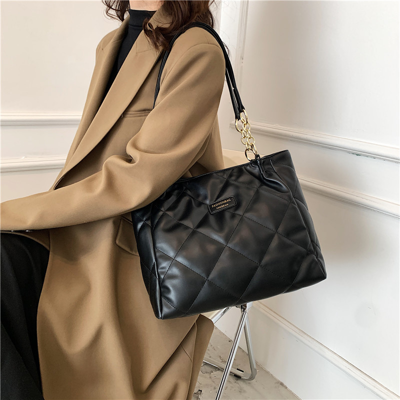 Large capacity bag women's bag 2024 new fashion versatile shoulder bag college student class texture commuting tote bag