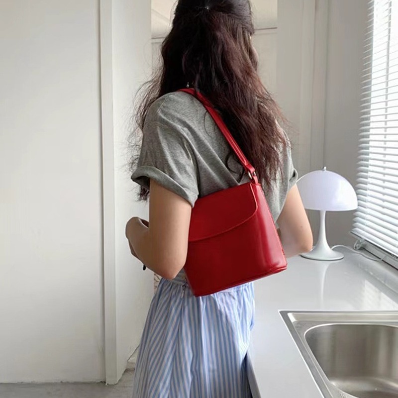 Autumn and winter self-made bags for women new Korean version ins high-end texture versatile red one-shoulder cross-body bucket bag