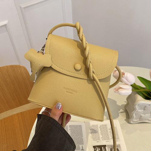 Fashionable and simple crossbody bag for women in autumn new retro crossbody small square bag Korean version niche shoulder bag