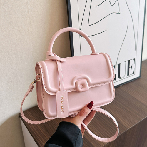 Korean style trendy small square bag 2024 autumn new bag women's fashionable shoulder bag casual commuting crossbody bag