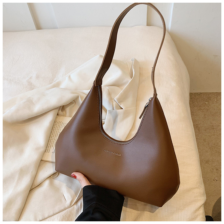 Korean niche bag for women, fashionable portable shoulder bag for women, high-end trendy retro armpit bag for women