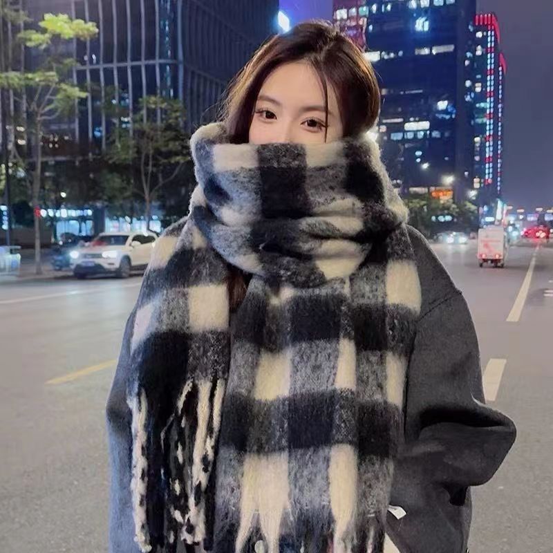 New atmospheric imitation cashmere plaid scarf for women in winter, Korean style thickened warm scarf, versatile tassel shawl