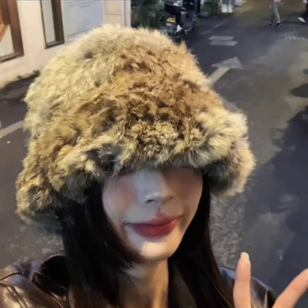 Rabbit fur hat women's autumn and winter thickened warm and cold-proof cloud hat showing face small fur ear protection atmospheric fisherman hat