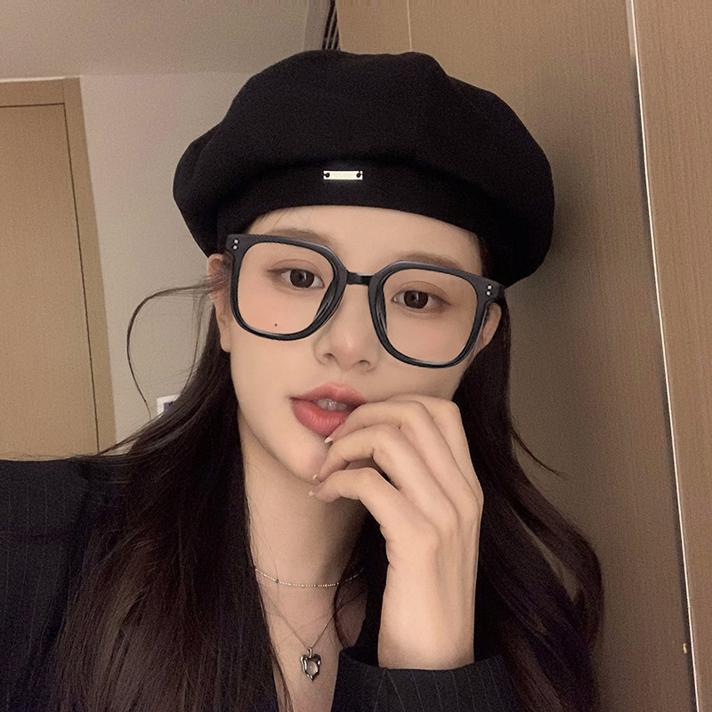 Black beret women's autumn and winter Japanese style big head beret hat ins internet celebrity face small octagonal painter hat