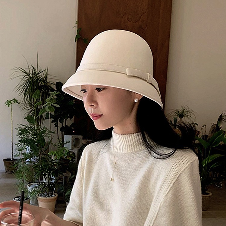 New Hepburn style woolen fisherman hat women's French retro autumn and winter hat basin hat elegant white hat