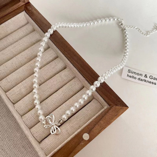 Gentle Butterfly Pearl Necklace Light Luxury Niche Design High-end Clavicle Chain Female Internet Celebrity Temperament Neck Chain Accessories