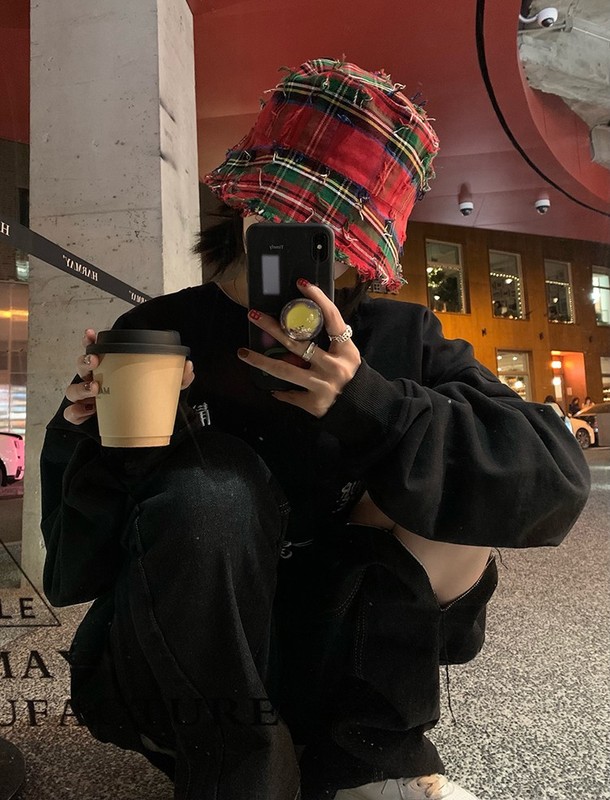 Red plaid fur-edge fisherman hat/beret women's spring new niche design retro basin hat to show small face
