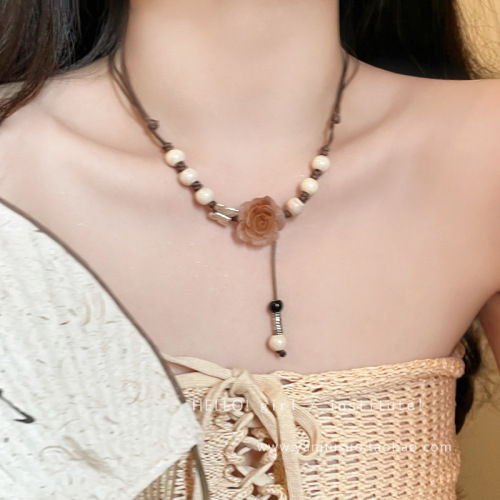 New Chinese style tassel necklace for women, new high-end antique style horse skirt accessories, rose flower clavicle chain