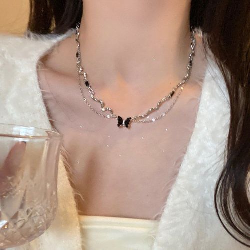 Dark hot girl ~ style double layer black butterfly necklace female ins clavicle chain female high-end niche design accessories trendy