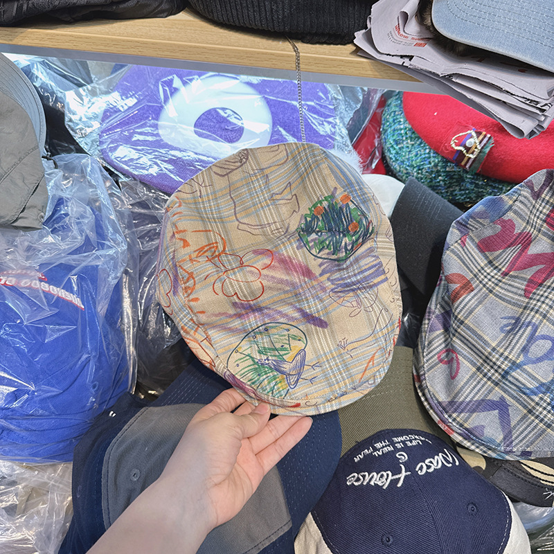 2024 new niche original design graffiti forward hat short brim fashionable large head circumference beret