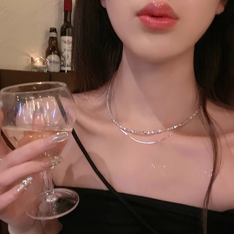 Broken silver extremely thin necklace light luxury niche design double layer fine glitter stacked clavicle chain women's high-end neck necklace accessories