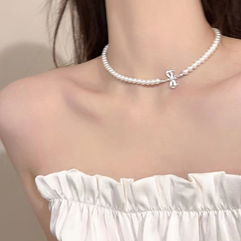 Gentle Butterfly Pearl Necklace Light Luxury Niche Design High-end Clavicle Chain Female Internet Celebrity Temperament Neck Chain Accessories