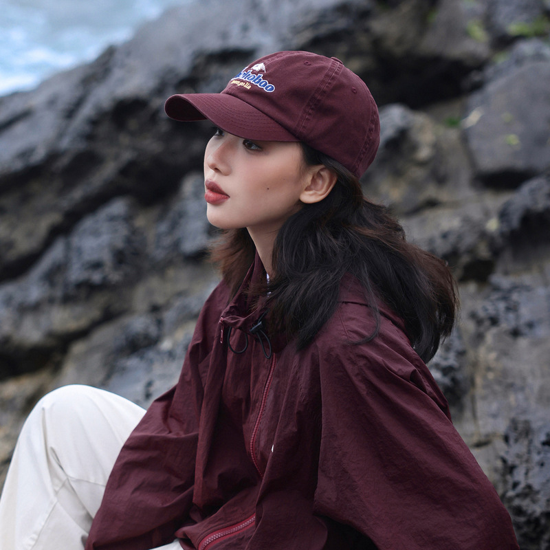 Japanese embroidered letters maroon duck cap showing face small summer sun protection hat women's baseball cap couple summer