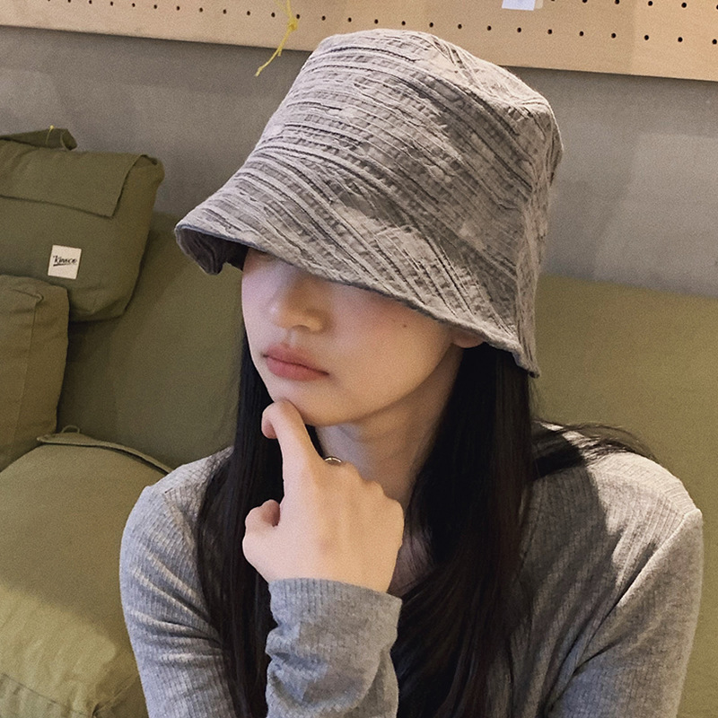 Black fisherman hat spring and autumn niche autistic face-showing small bucket hat women's sun protection plain hat to cover the face and versatile