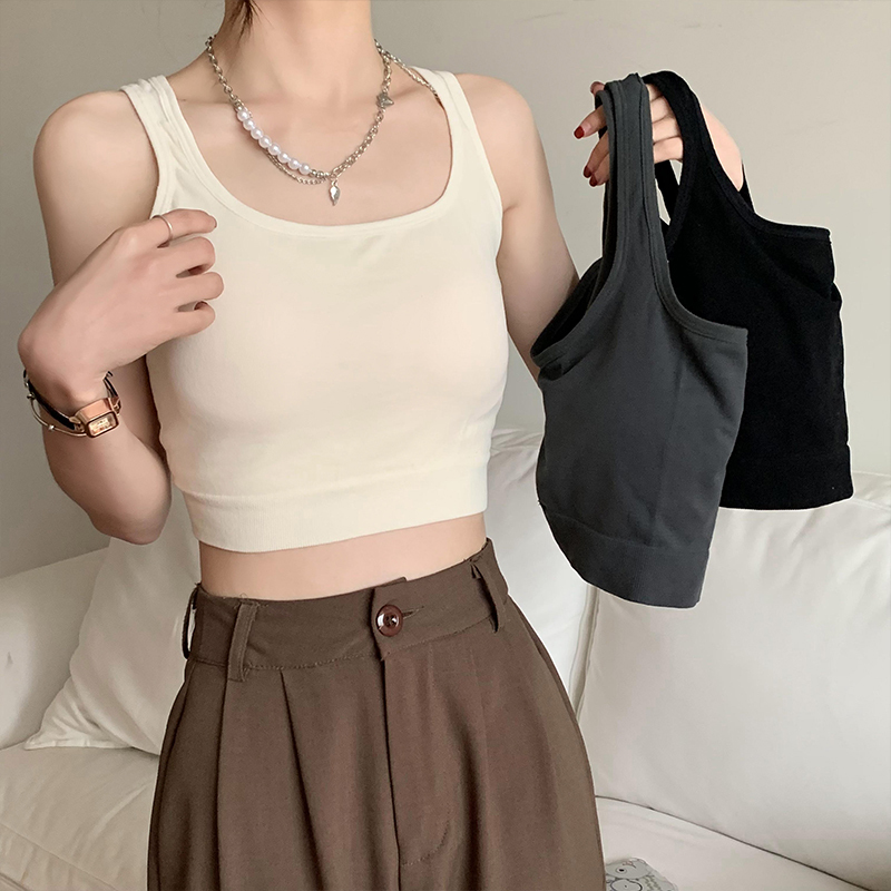 Real shot of one-piece underwear vest with built-in chest pad for women, short, slim and versatile tube top