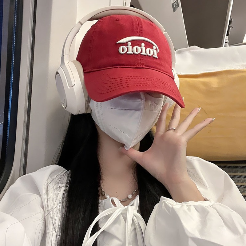 Korean version ins versatile embroidered red baseball hat for women with large head circumference, soft top, face-showing small sunshade, duck cap for men