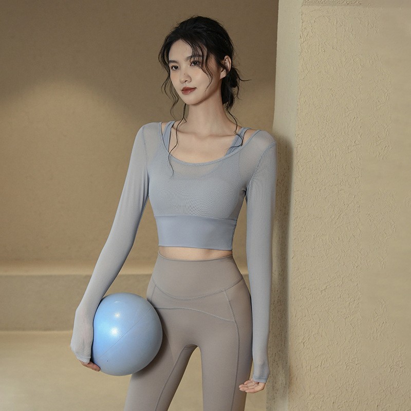 Yoga clothes for women, spring and autumn sports tops with chest pads, tight-fitting, slimming, long-sleeved, stylish running training fitness clothes