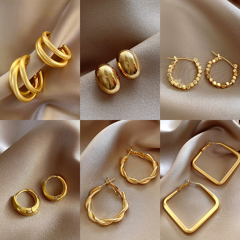 925 Silver Needle Hong Kong Style Retro Metal Earrings Women's High-Quality Geometric Hoop Earrings Versatile Exaggerated Commuting Earrings