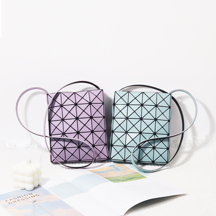 2024 Japanese small square box geometric diamond bag new shoulder crossbody bag mobile phone handbag fashion mini bag