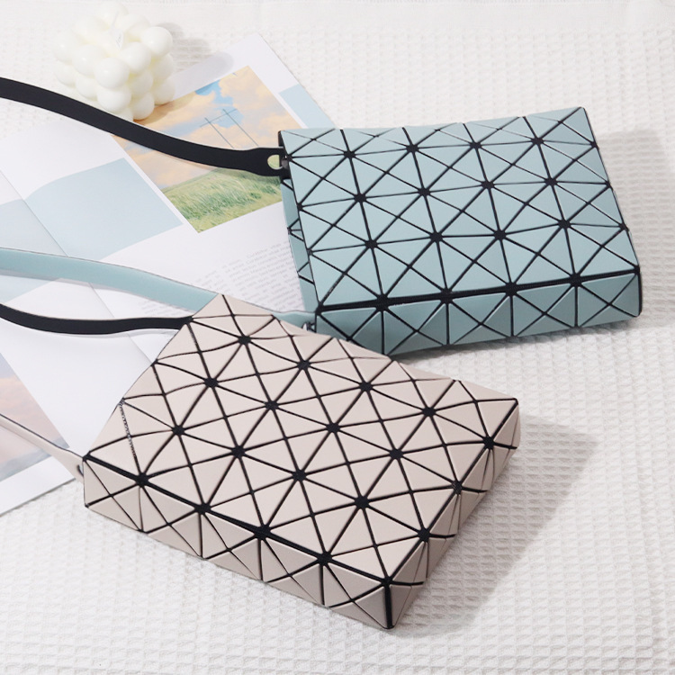 One-shoulder small square box geometric women's bag crossbody niche personalized mobile phone bag