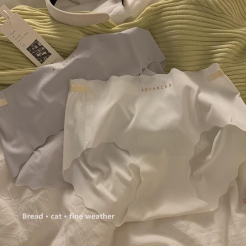 [Independent bag] Japanese seamless ice silk women's underwear for girls, large size quick-drying low-waist butt-lifting triangle underwear for women