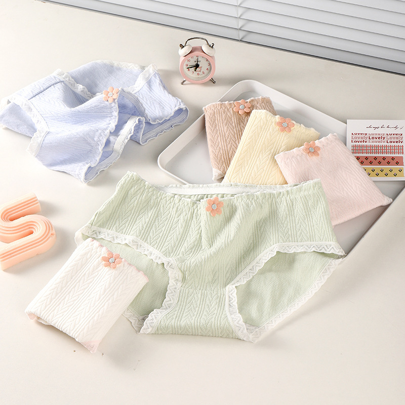 Japanese sweet girl underwear, comfortable wheat ear floret cotton sexy lace edge seamless mid-waist women's briefs