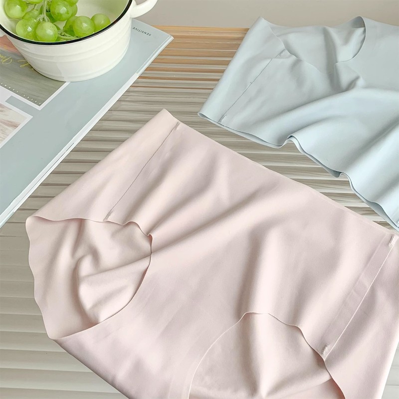 Soft, skin-friendly, thin, one-piece, seamless ice silk underwear for women, high elasticity, non-curling, mid-waist, breathable briefs