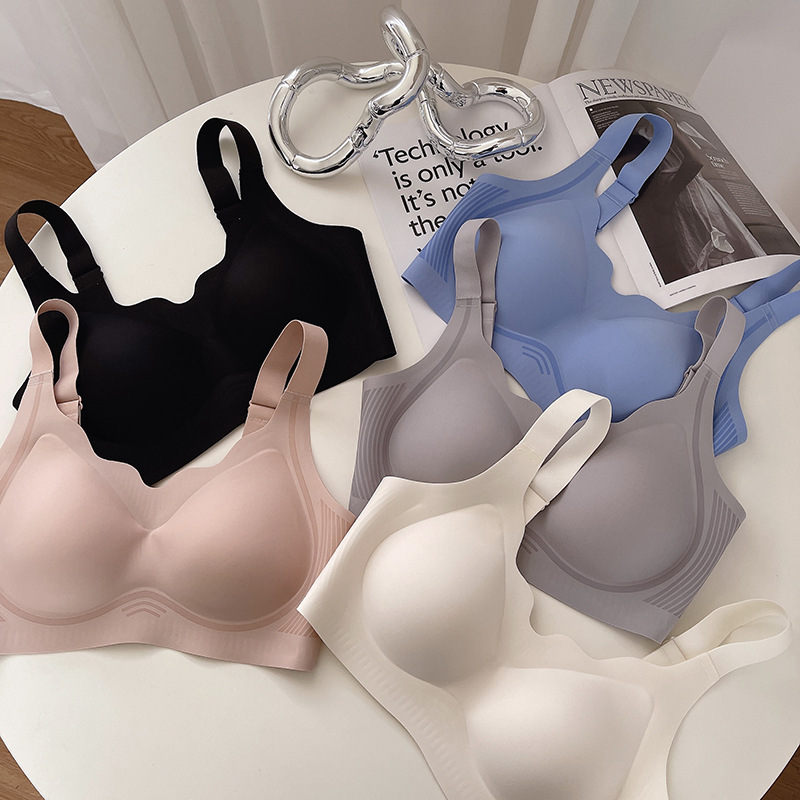 Simple solid color seamless bra, large size, thin style, push up big breasts, make the breasts look smaller, no wire bra, adjustable breasts, breasts