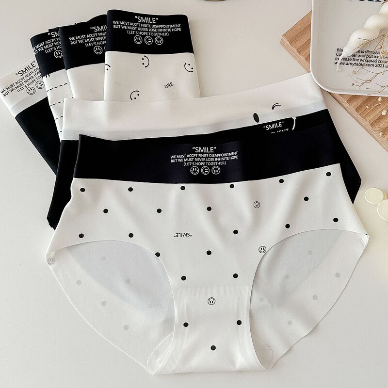 Rising Sun Creative Large Size Seamless Ice Silk Panties Women's Comfortable Breathable Seamless Naked Feeling Japanese Girls Mid-waist Briefs