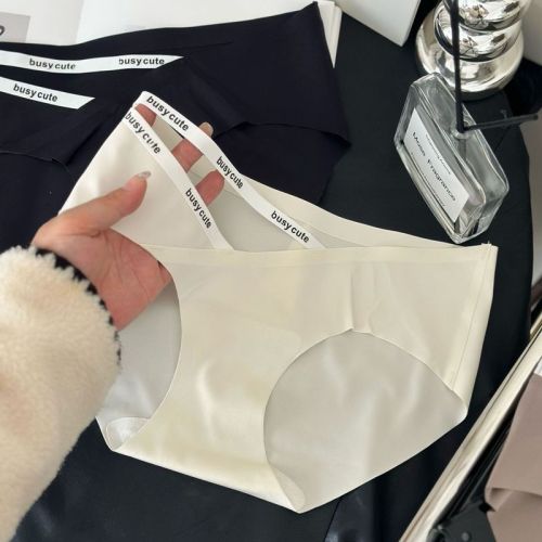 8657 Summer launch of Pure Desire Seamless Ice Silk Adhesive Girls Mid-waist Underwear Cotton Breathable Fashionable Sexy Women’s Underwear