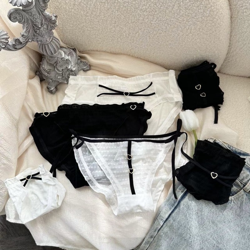 Motorcycle girl·Contrast color breathable accordion pleat metal decoration sweet and sexy women's butt-covering underwear pure lust lace-up