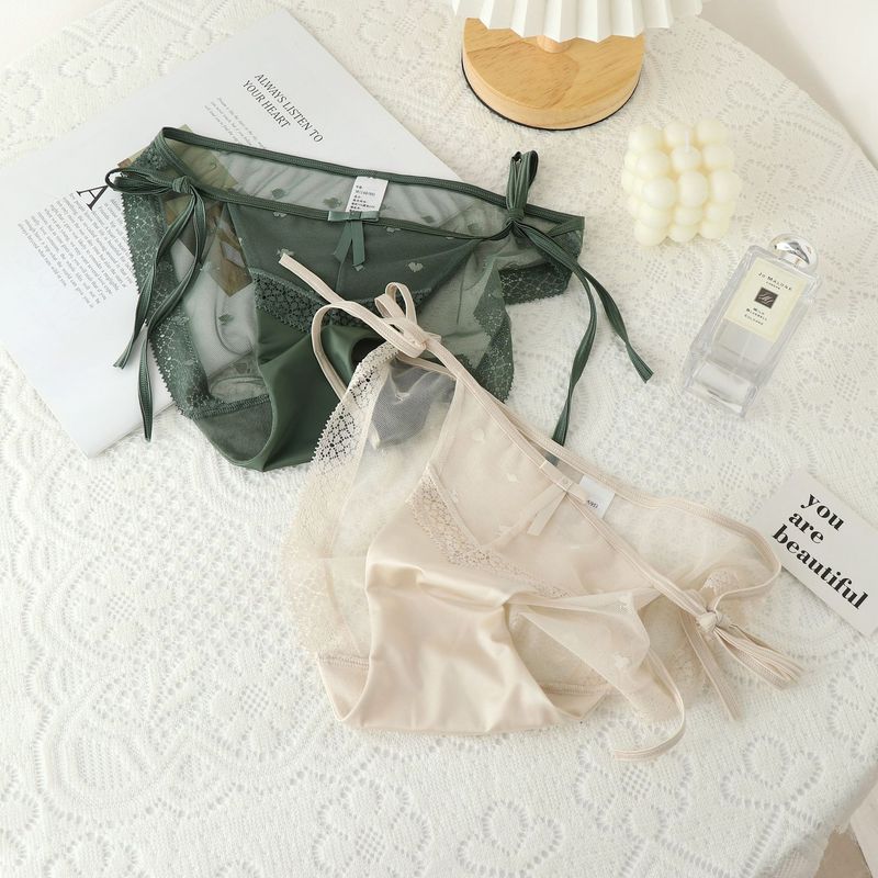 Pure desire and sultry French temptation sexy lace panties for women with thin straps on both sides that can be unbuttoned in mid-low waist women's triangle panties
