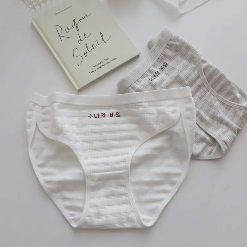 Breathable fabrics, breathable mid-waist girls' underwear, sports and comfortable plaid cotton women's underwear, autumn new products for girls