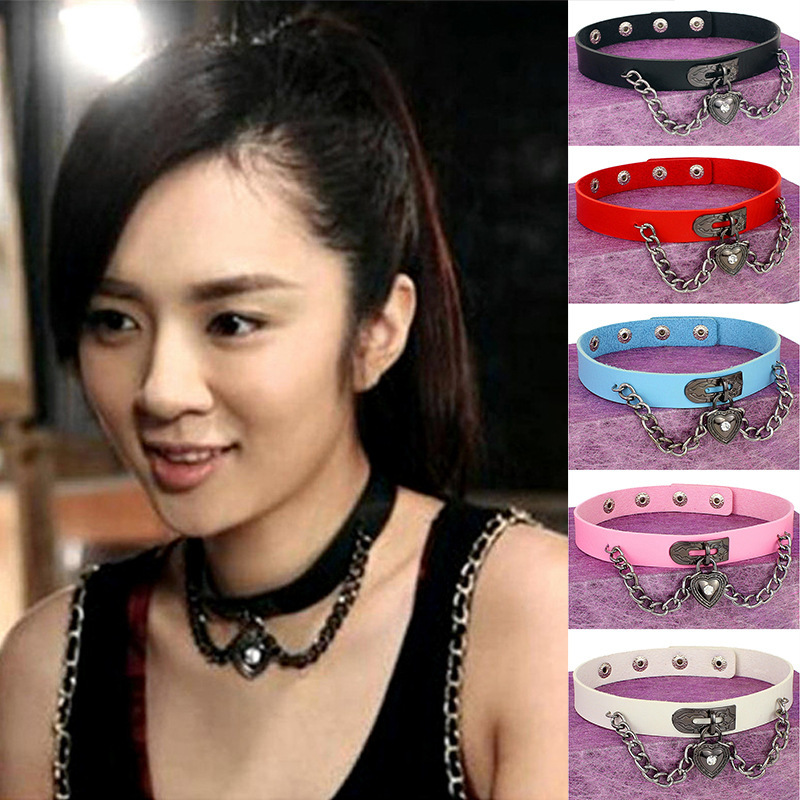 I love my bestie Fang Yiyi and Wang Xiaochen’s same necklace European and American punk Harajuku style heart-shaped lock leather choker neck strap