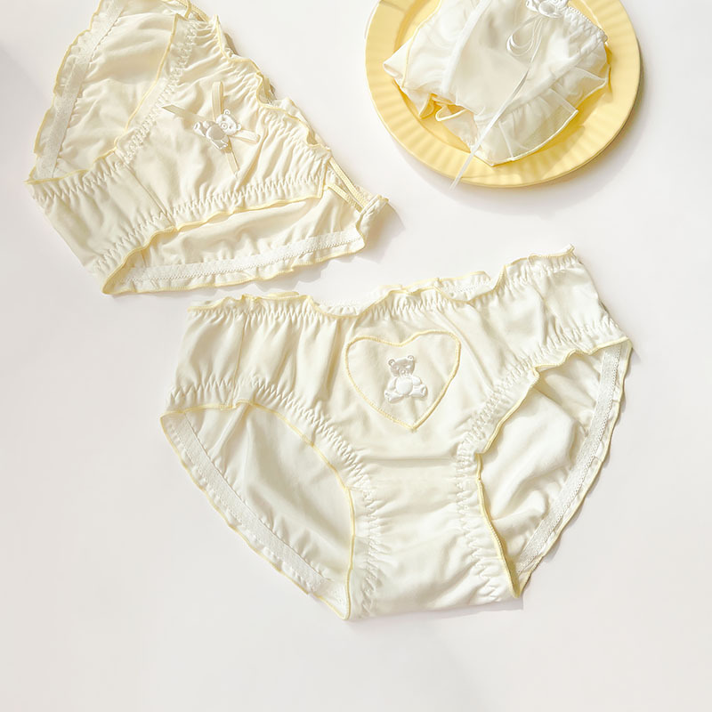 Factory price direct selling cute bear sweet underwear women's mid-low waist cotton briefs girly sexy sexy bow