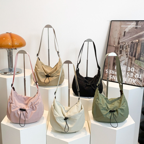 Korean version of commuting pleated bag for women 2024 new fashion casual shoulder bag large capacity crossbody bag class bag