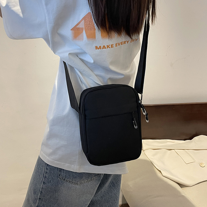 Crossbody bag for men 2024 new simple mobile phone bag casual small shoulder bag ins trendy nylon single shoulder small square bag for women