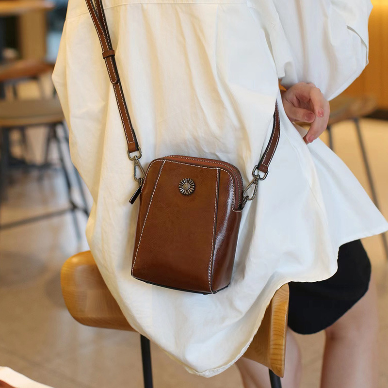 Small bag women's bag new 2024 summer genuine leather fashion crossbody bag women's cowhide versatile ins shoulder bag women