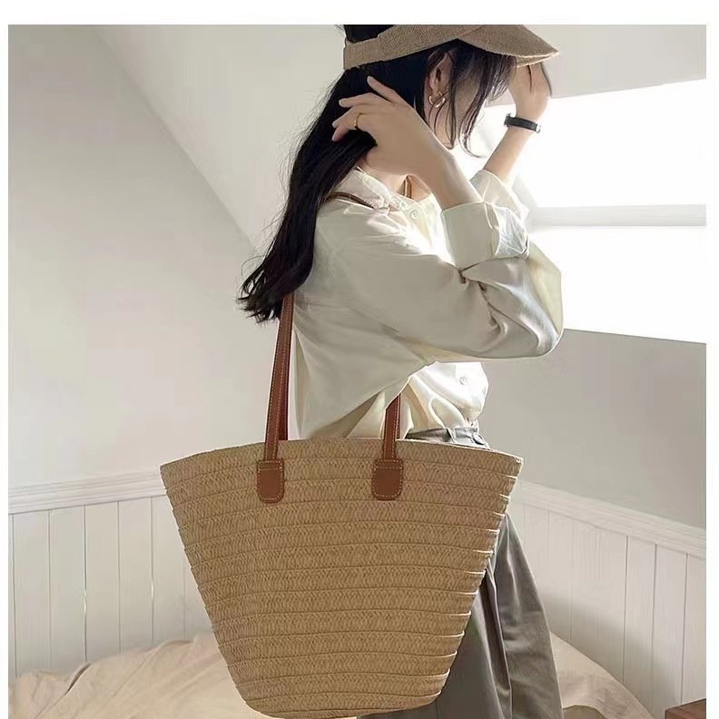 Versatile simple single shoulder straw bag new large capacity straw bag woven bag tote bag women's seaside vacation beach bag