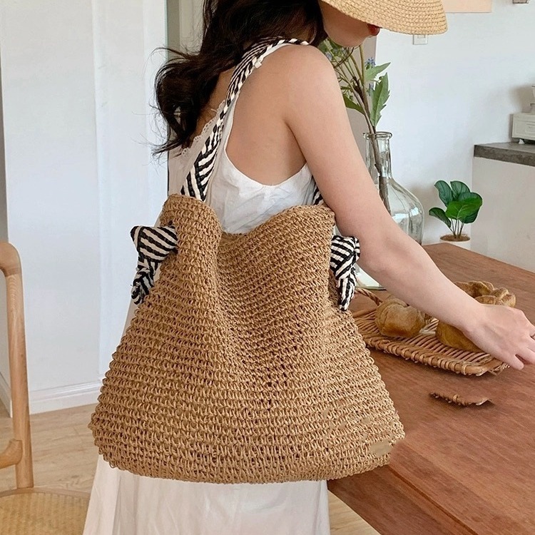 Korean style ins straw woven bag 2024 new hand-woven armpit bag versatile navy blue bag with hand-held woven bag