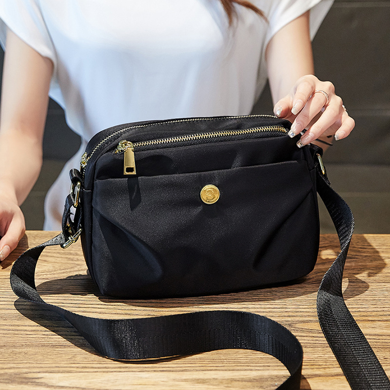 Cross-border spot new trendy lightweight mother bag waterproof Oxford cloth shoulder bag middle-aged ladies nylon crossbody bag