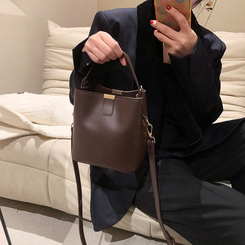 Popular small bag for women, new style, trendy, autumn, portable bucket bag, simple shoulder crossbody bag